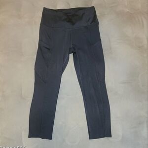 Like New Lululemon Cropped Leggings